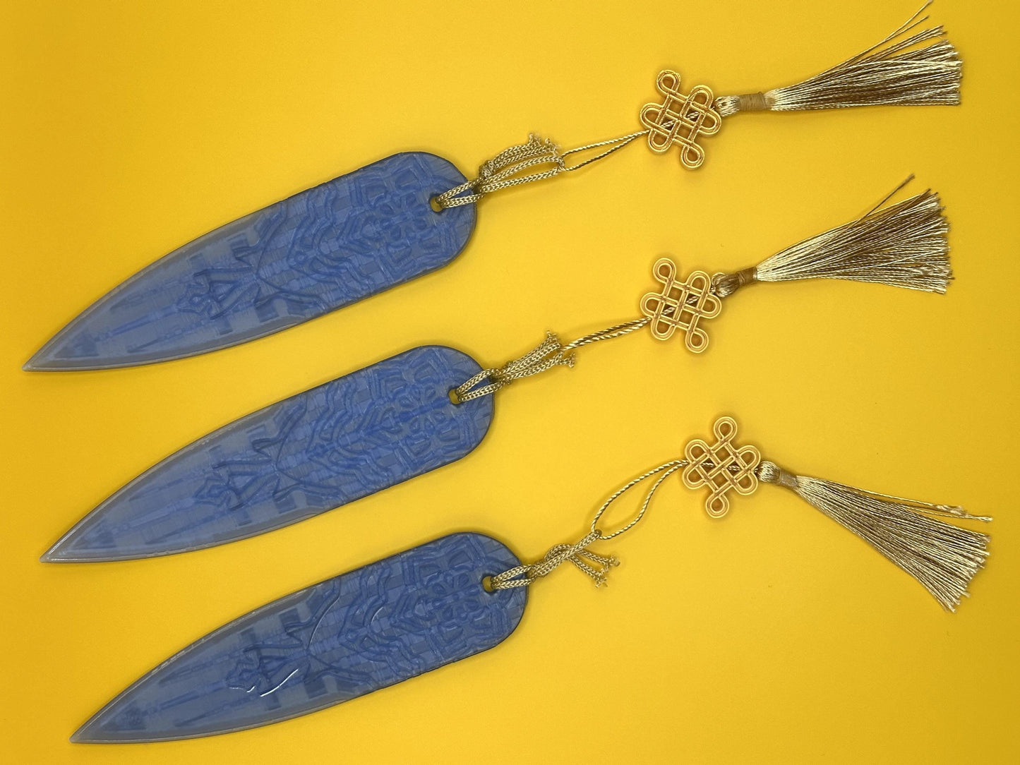 K-Pop Demon Hunters - Zoey's Throwing Knives/Blades. They glow in the dark!